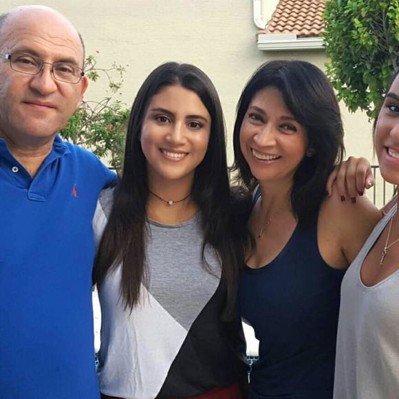 Meet your Posher, Gina - Picture 1 of 1